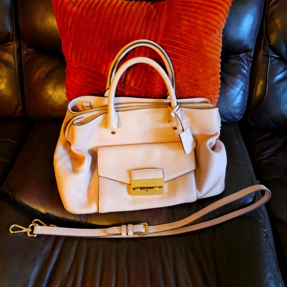 MK mave color purse